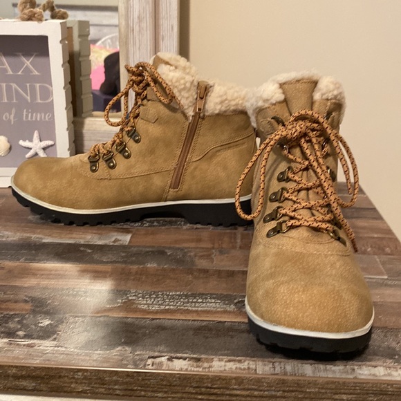 NWT JBU by Jambi Blue Creek Hiking Bootie 9 - Picture 2 of 9
